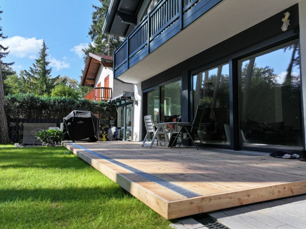 holz terrasse vom zimmerer in baldham